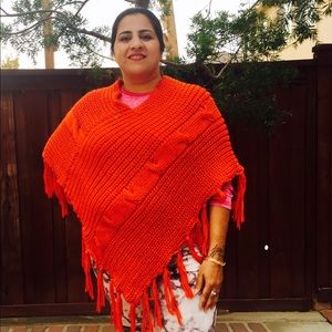 Poncho / sweater